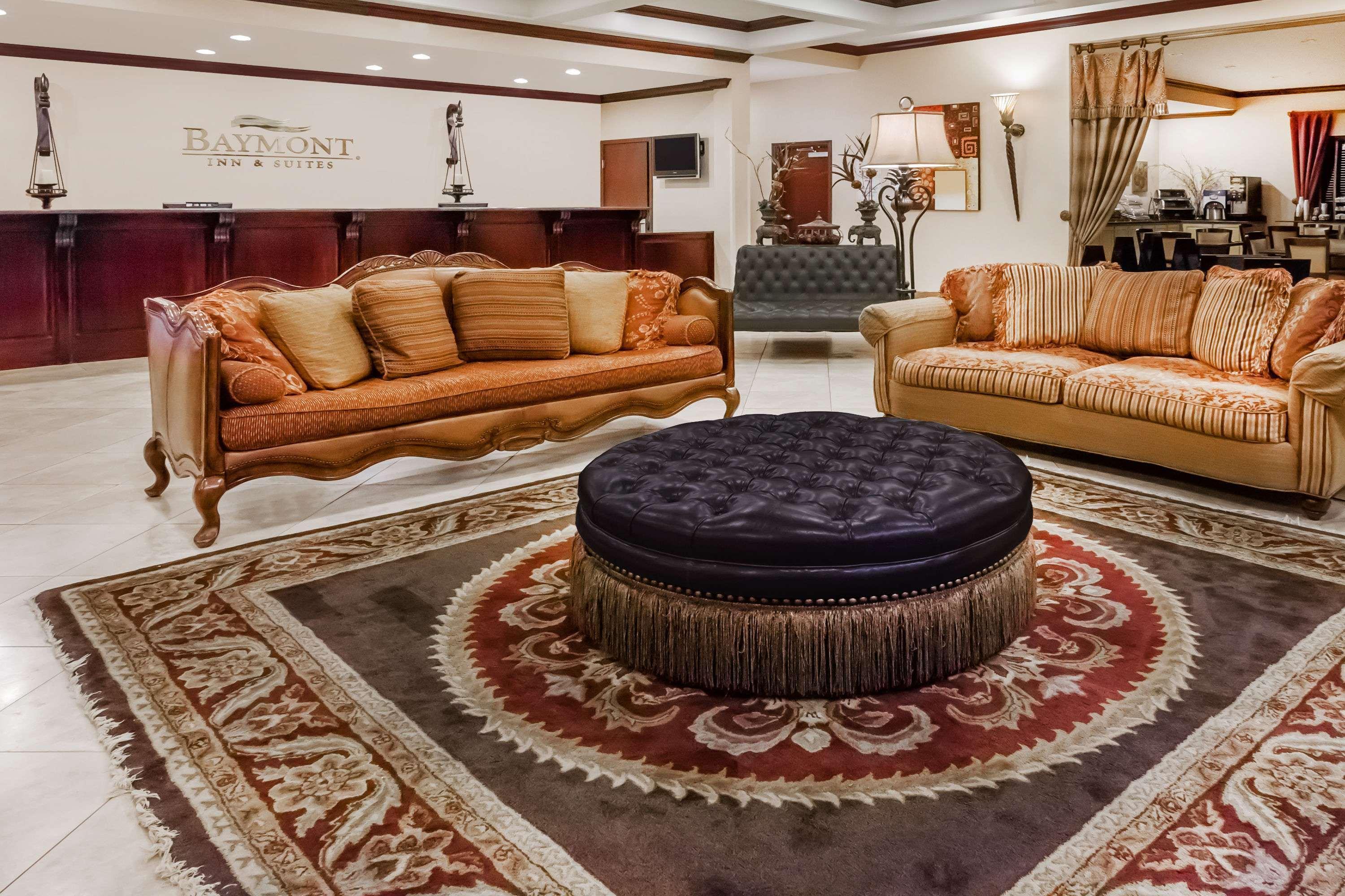 Baymont By Wyndham Henderson Hotel Екстериор снимка