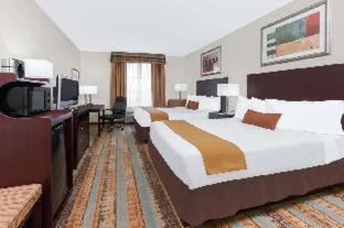 Baymont By Wyndham Henderson Hotel Стая снимка